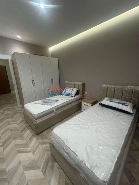 Tirane, shitet apartament 2+1+Ballkon Kati 7, 120 m² 360.000 € (Qender)