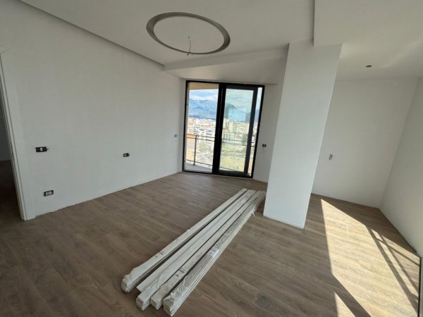 Tirane, shitet apartament 3+1 Kati 10, 140 m² 355.000 € (RRUGA MINE PEZA)