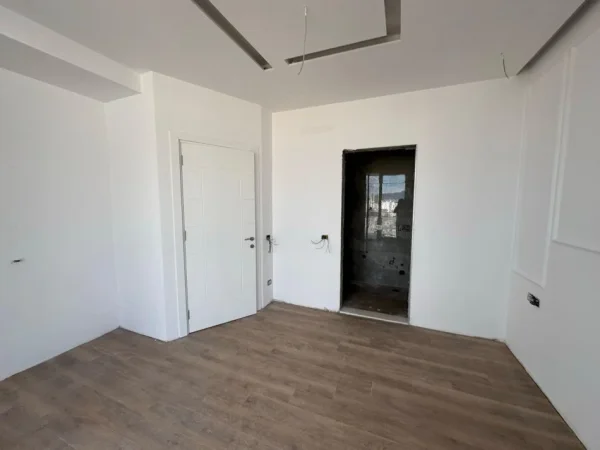 Tirane, shitet apartament 3+1 Kati 10, 140 m² 355.000 € (RRUGA MINE PEZA)