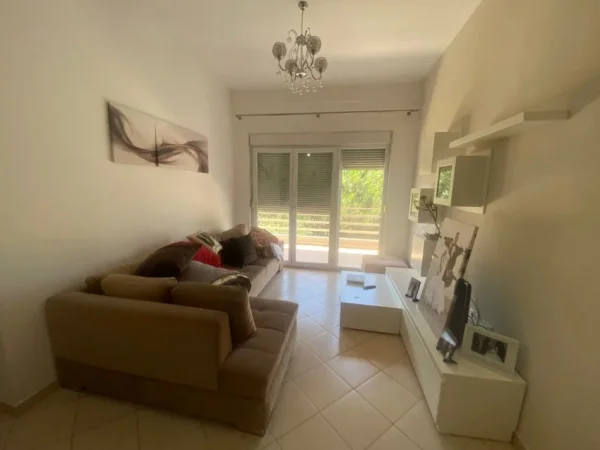 Tirane, jepet me qera apartament 2+1+Aneks+Ballkon Kati 2, 100 m² 500 € (casa italia)