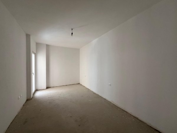Tirane, shitet apartament 2+1+Ballkon Kati 1, 101 m² 161.300 € (Rruga Dritan Hoxha)