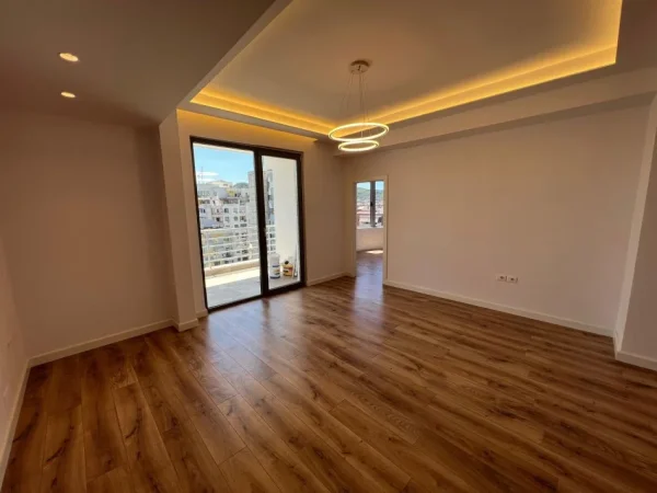 Tirane, shitet apartament 2+1 Kati 10, 100 m² 212.000 € 