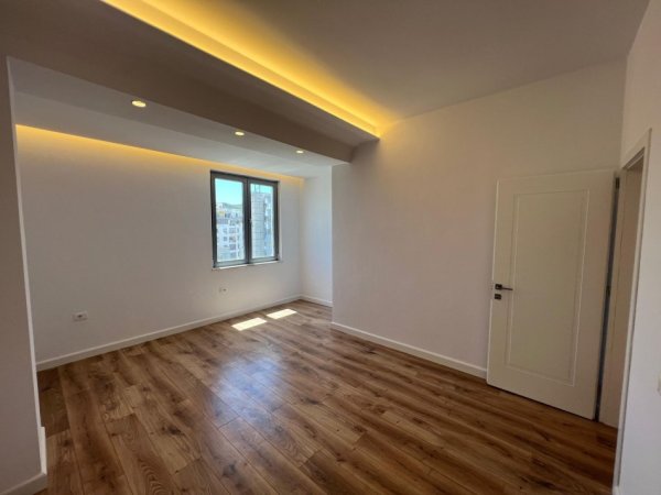 Tirane, shitet apartament 2+1 Kati 10, 100 m² 212.000 € 