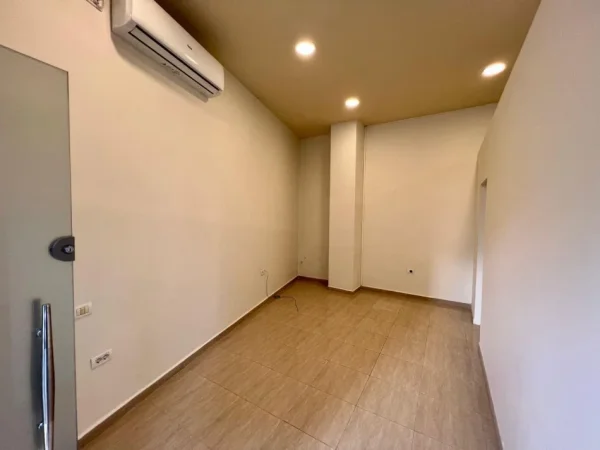 Tirane, jepet me qera Kati 0, 44 m² 550 € 