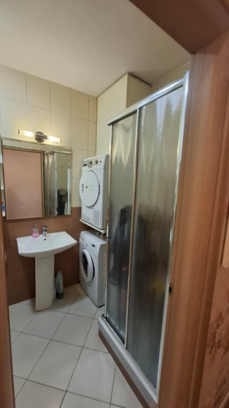 Tirane, jepet me qera apartament 2+1+Ballkon Kati 2, 94 m² 610 € (Rruga Idriz Dollaku)