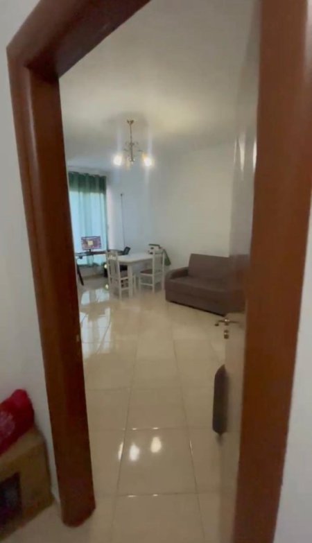 Tirane, jepet me qera apartament 1+1 Kati 2, 70 m² 350 € 