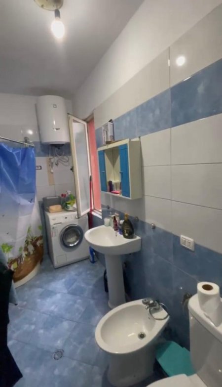 Tirane, jepet me qera apartament 1+1 Kati 2, 70 m² 350 € 