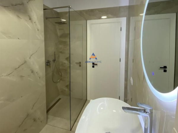 Tirane, jepet me qera apartament 2+1+Ballkon Kati 6, 110 m² 900 € (RRUGA FUAT TOPTANI,VILAT GJERMANE)