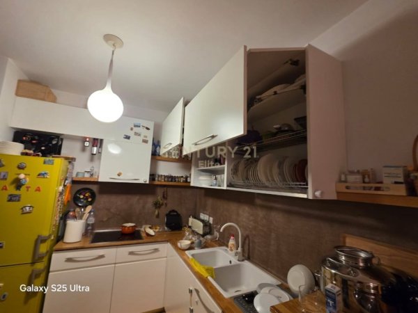 Tirane, jepet me qera apartament 2+1+Aneks+Ballkon Kati 1, 120 m² 800 € (Kompleksi Deliorgji)