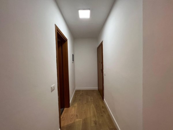 Tirane, jepet me qera apartament 2+1 Kati 6, 95 m² 800 € 