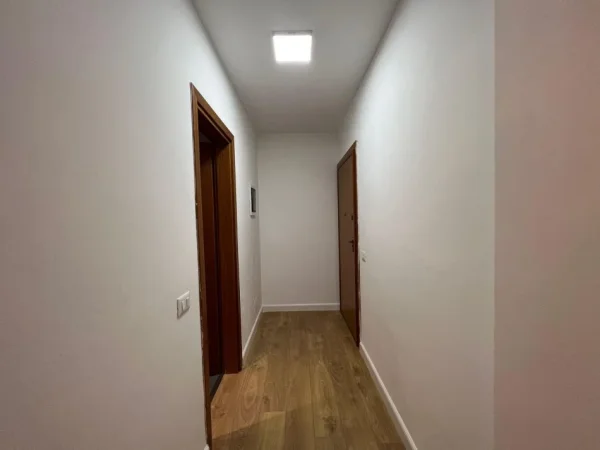 Tirane, jepet me qera apartament 2+1 Kati 6, 95 m² 800 € 