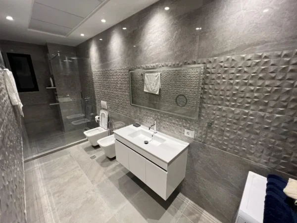 Tirane, jepet me qera apartament 2+1 Kati 6, 95 m² 800 € 