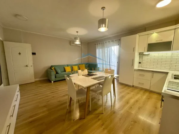 Tirane, jepet me qera apartament 1+1 Kati 2, 73 m² 600 € (Square 21)
