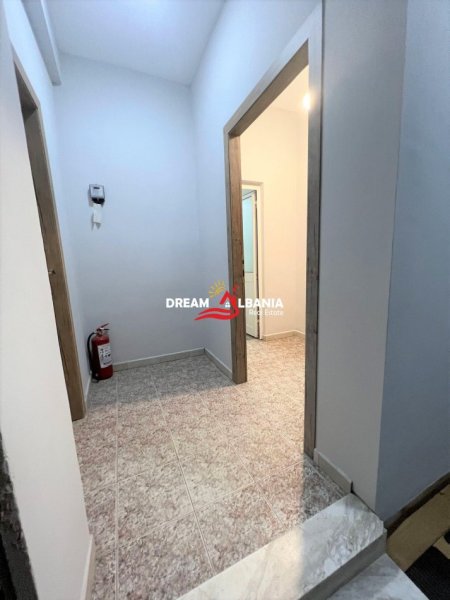 Tirane, jepet me qera Kati 2, 75 m² 600 € (ne Myslym Shyri prane Ish Adidasit)