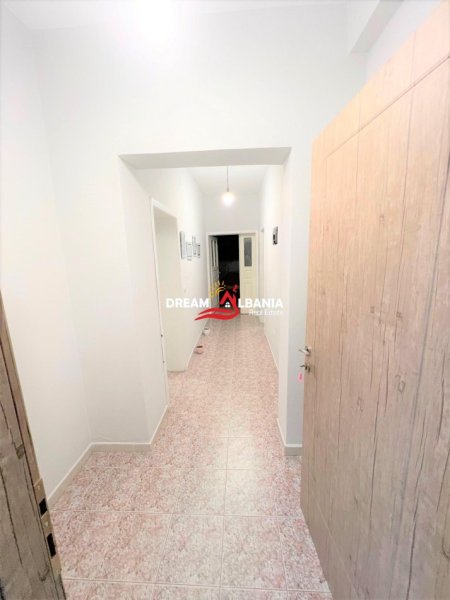 Tirane, jepet me qera Kati 2, 75 m² 600 € (ne Myslym Shyri prane Ish Adidasit)