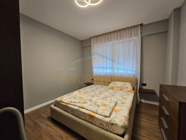 Tirane, jepet me qera apartament 1+1 , 65 m² 600 € (Rruga e Kavajes)