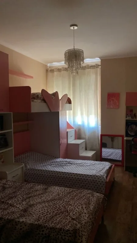 Tirane, jepet me qera apartament 2+1 Kati 3, 95 m² (Spitali Hygea)