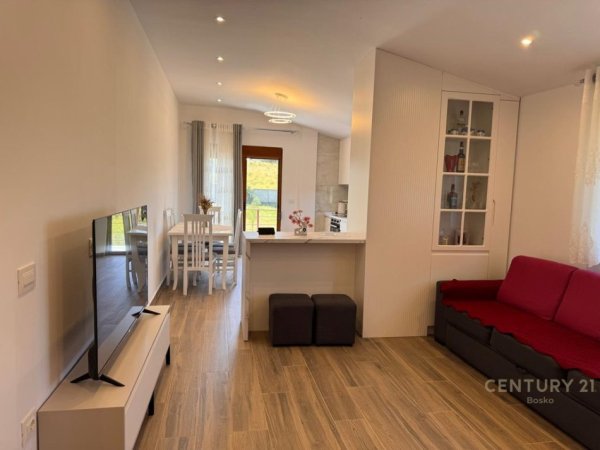 Tirane, jepet me qera apartament 2+1 Kati 2, 70 m² 500 € (Senatorium)