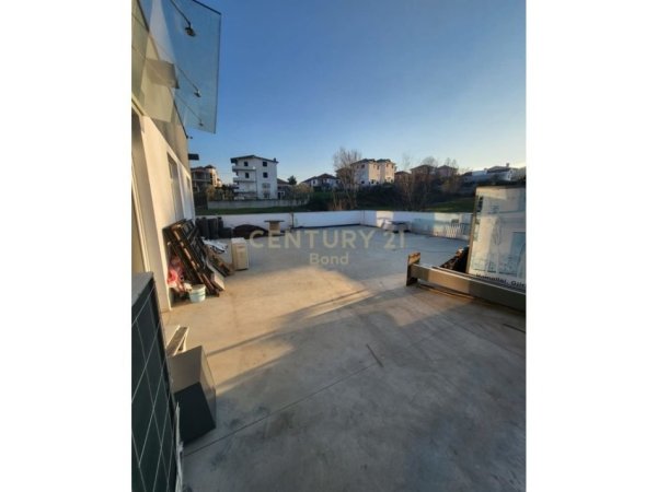 Tirane, jepet me qera ambjent biznesi Kati 0, 600 m² 1.500 € (Autostrada Tiranë–Elbasan, pranë TEG)
