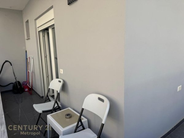 Tirane, jepet me qera apartament 1+1 Kati 1, 60 m² 550 € 