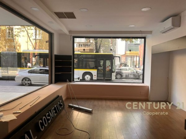 Tirane, jepet me qera ambjent biznesi Kati 0, 91 m² 3.185 € 