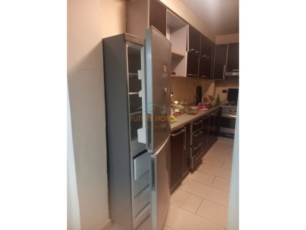 Tirane, jepet me qera apartament 2+1 Kati 2, 80 m² 650 € (Rruga Muhamet Gjollesha)