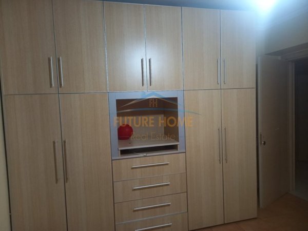 Tirane, jepet me qera apartament 2+1 Kati 2, 80 m² 650 € (Rruga Muhamet Gjollesha)