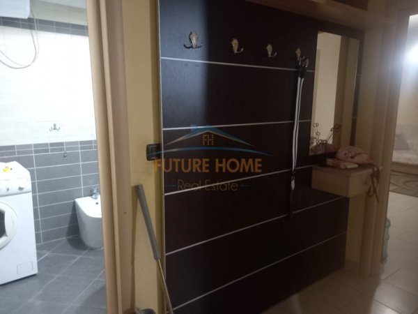 Tirane, jepet me qera apartament 2+1 Kati 2, 80 m² 650 € (Rruga Muhamet Gjollesha)