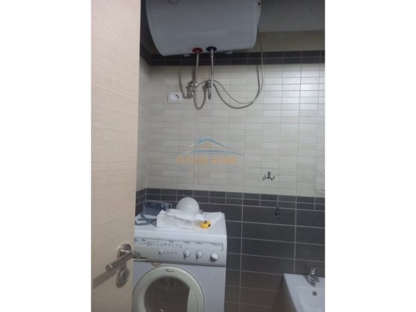 Tirane, jepet me qera apartament 2+1 Kati 2, 80 m² 650 € (Rruga Muhamet Gjollesha)