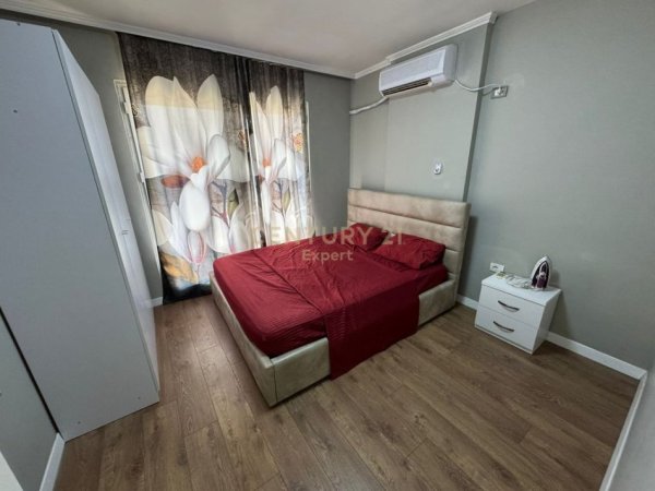 Tirane, jepet me qera apartament 2+1 Kati 2, 149 m² 600 € (PRANE BLLOKUT GINTASH)