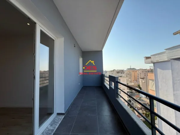 Vlore, shitet apartament 1+1+Ballkon Kati 9, 78 m² 120.000 € (Rruga Dush strati)