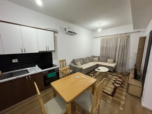 Tirane, jepet me qera apartament 2+1 Kati 4, 90 m² 450 € 