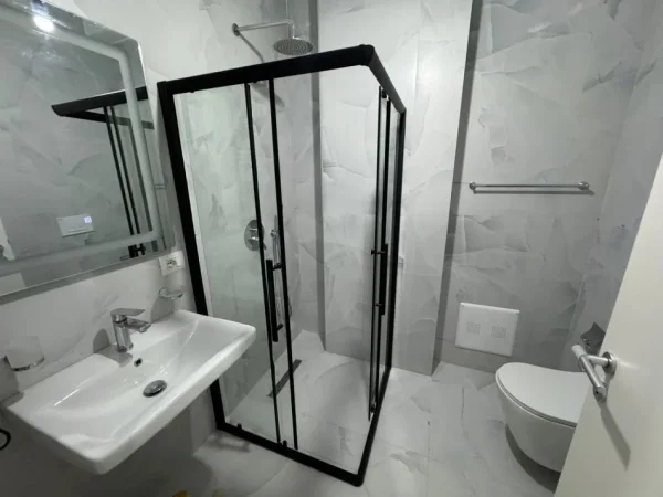 Tirane, jepet me qera apartament 2+1 Kati 4, 90 m² 450 € 