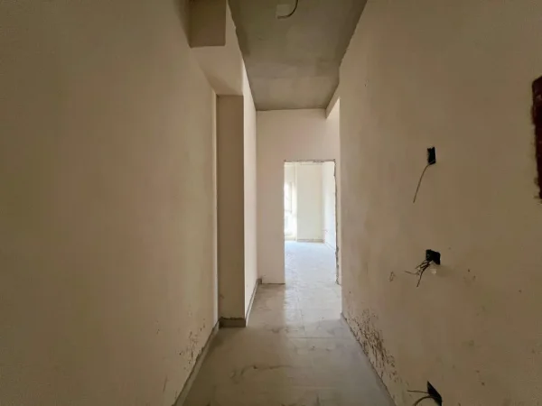 Tirane, shitet apartament 2+1+Ballkon Kati 5, 107 m² 171.500 € (Rruga Dritan Hoxha)