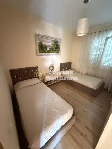 Tirane, jepet me qera apartament 2+1 Kati 2, 80 m² 450 € (Xhamlliku)