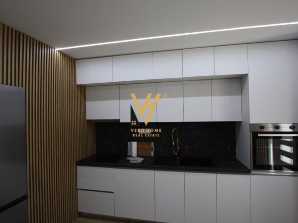 Tirane, jepet me qera garsonier 1+1 Kati 1, 50 m² 550 € (21 dhjetori)
