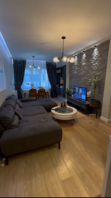 Tirane, shitet apartament 2+1 Kati 4, 80 m² 211.000 € (Kopshti Botanik)