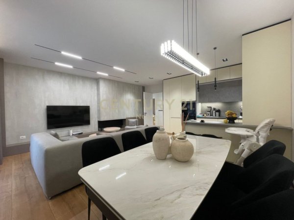 Tirane, shitet apartament 2+1+Aneks+Ballkon Kati 1, 121 m² 369.000 € 