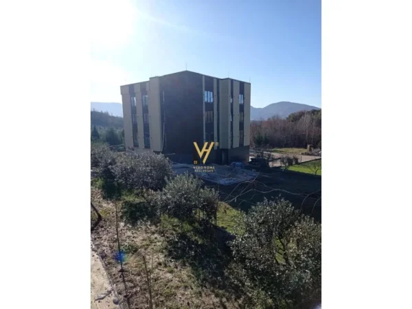 Tirane, shitet hotel Kati 0, 21.300 m² 3.900.000 € (GURRES , PETRELE)