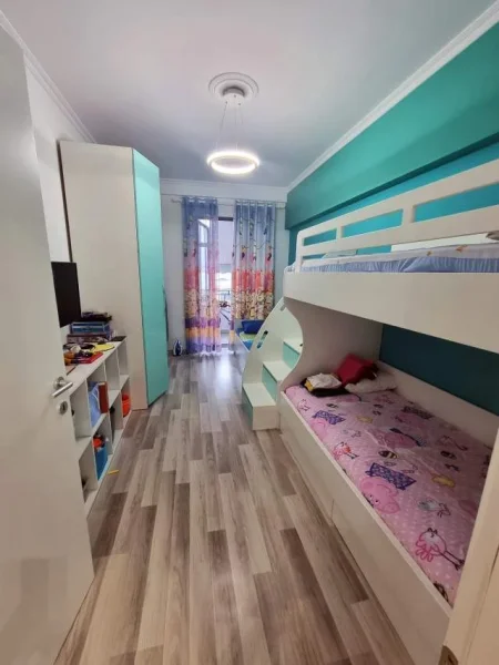 Tirane, shitet apartament 2+1+Ballkon Kati 6, 95 m² 