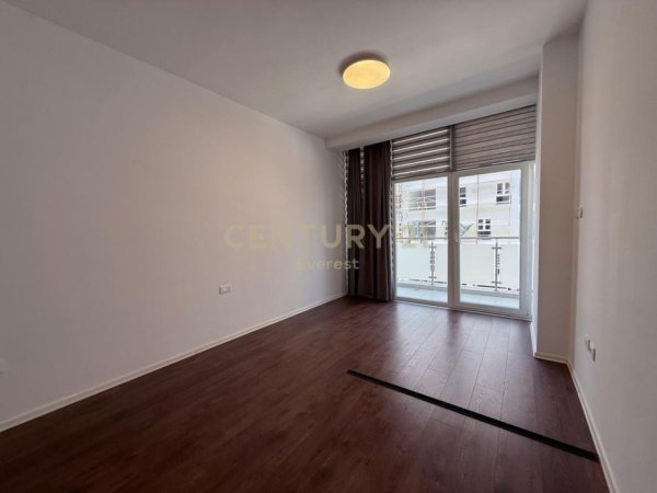 Tirane, jepet me qera zyre Kati 2, 100 m² 900 € (Kika 2, Komuna e Parisit)