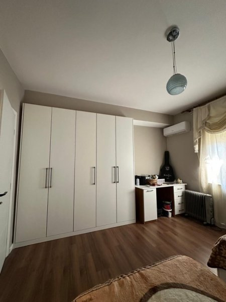 Tirane, jepet me qera apartament 2+1+Ballkon Kati 3, 110 m² 750 € 