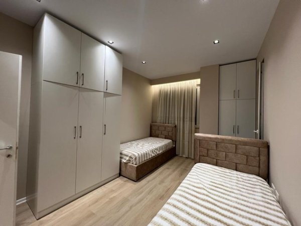 Tirane, jepet me qera apartament 2+1 Kati 6, 105 m² 550 € (YZBERISHT)