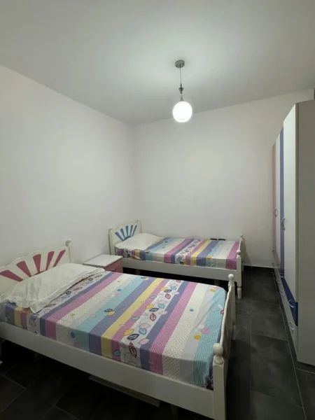 Tirane, jepet me qera apartament 2+1+Ballkon Kati 1, 87 m² 540 € (ASTIR)