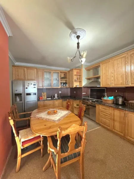 Tirane, shitet apartament 2+1+Aneks+Ballkon Kati 5, 118 m² 140.000 € 