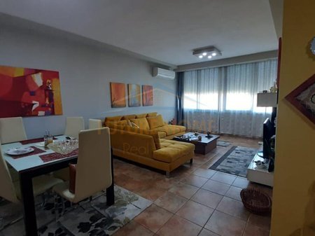 Tirane, shitet apartament 3+1+Ballkon Kati 5, 117 m² 170.000 € (Rruga e Dibrës)