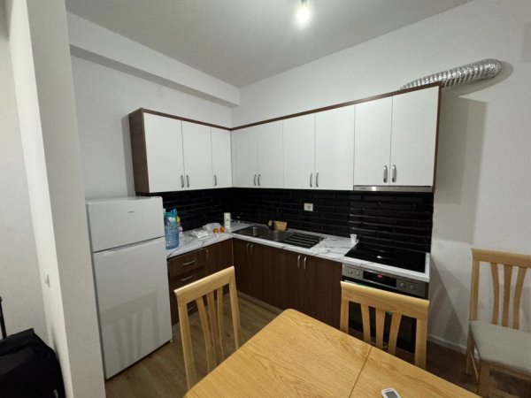 Tirane, jepet me qera apartament 2+1 Kati 4, 96 m² 450 € (Rezidenca Kaimi, Rruga Pasho Hysa)