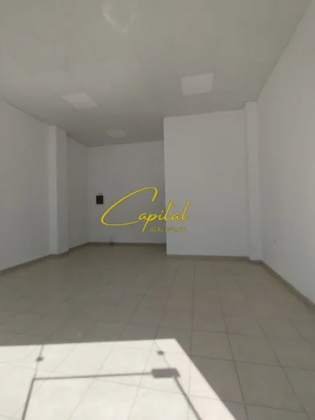 Tirane, shitet dyqan Kati 0, 53 m² 122.000 € (ISH STACIONI TRENIT)