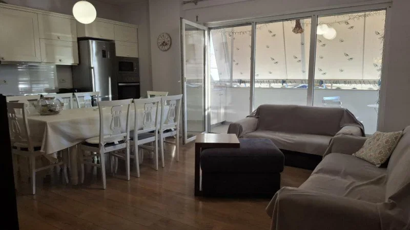 Tirane, jepet me qera apartament 2+1+Ballkon Kati 3, 94 m² 600 € (ALI DEMI)