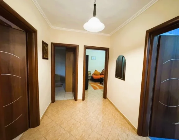 Tirane, shitet apartament 2+1+Aneks+Ballkon Kati 1, 66 m² 135.000 €